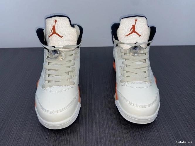 Total Jordan Orange Retro DC1060-100 5 0613